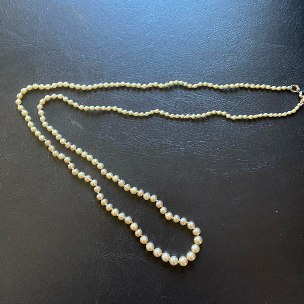 26” Vintage Pearl Necklace - Picture 2 of 4